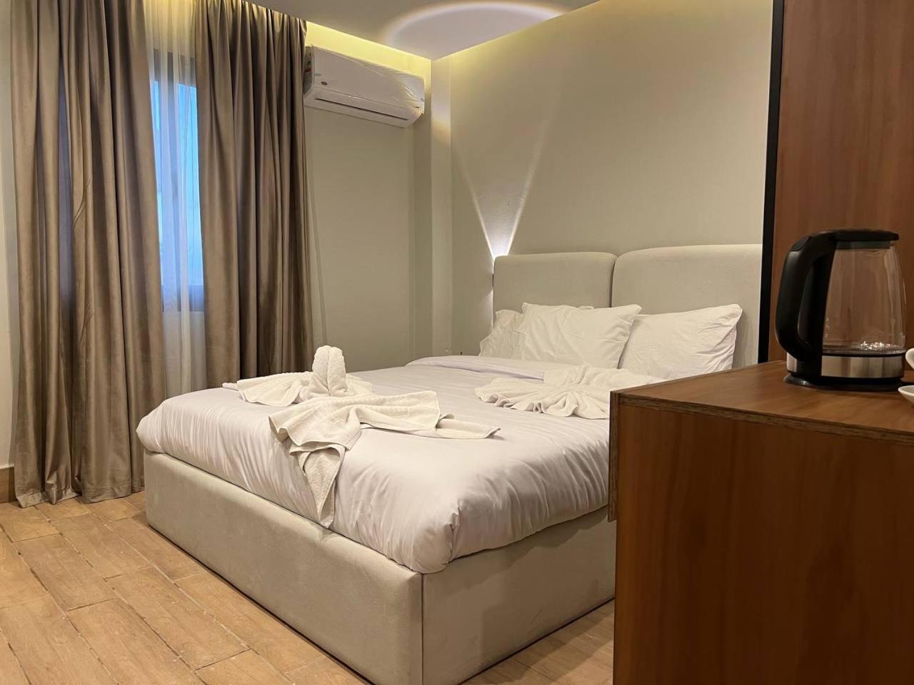 Kafret el-Gabal Maro Pyramids Hotel מראה חיצוני תמונה