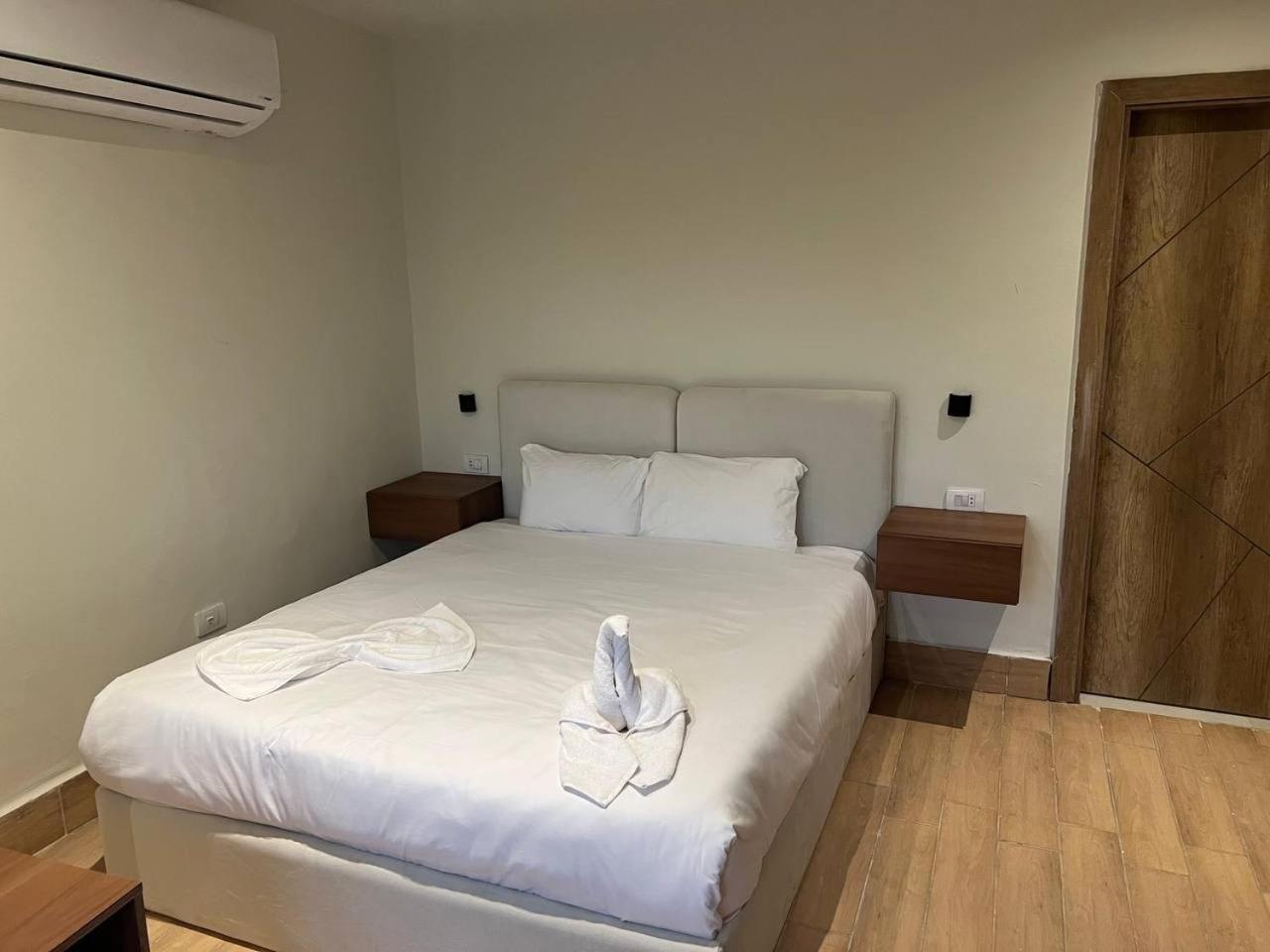 Kafret el-Gabal Maro Pyramids Hotel מראה חיצוני תמונה